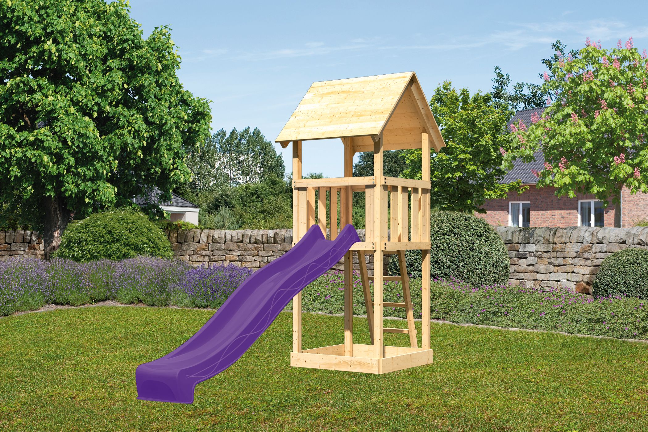 AKUBI Spielturm Lotti aus Fichtenholz mit überdachtem Podest und Einstiegsleiter, im Garten aufgebaut