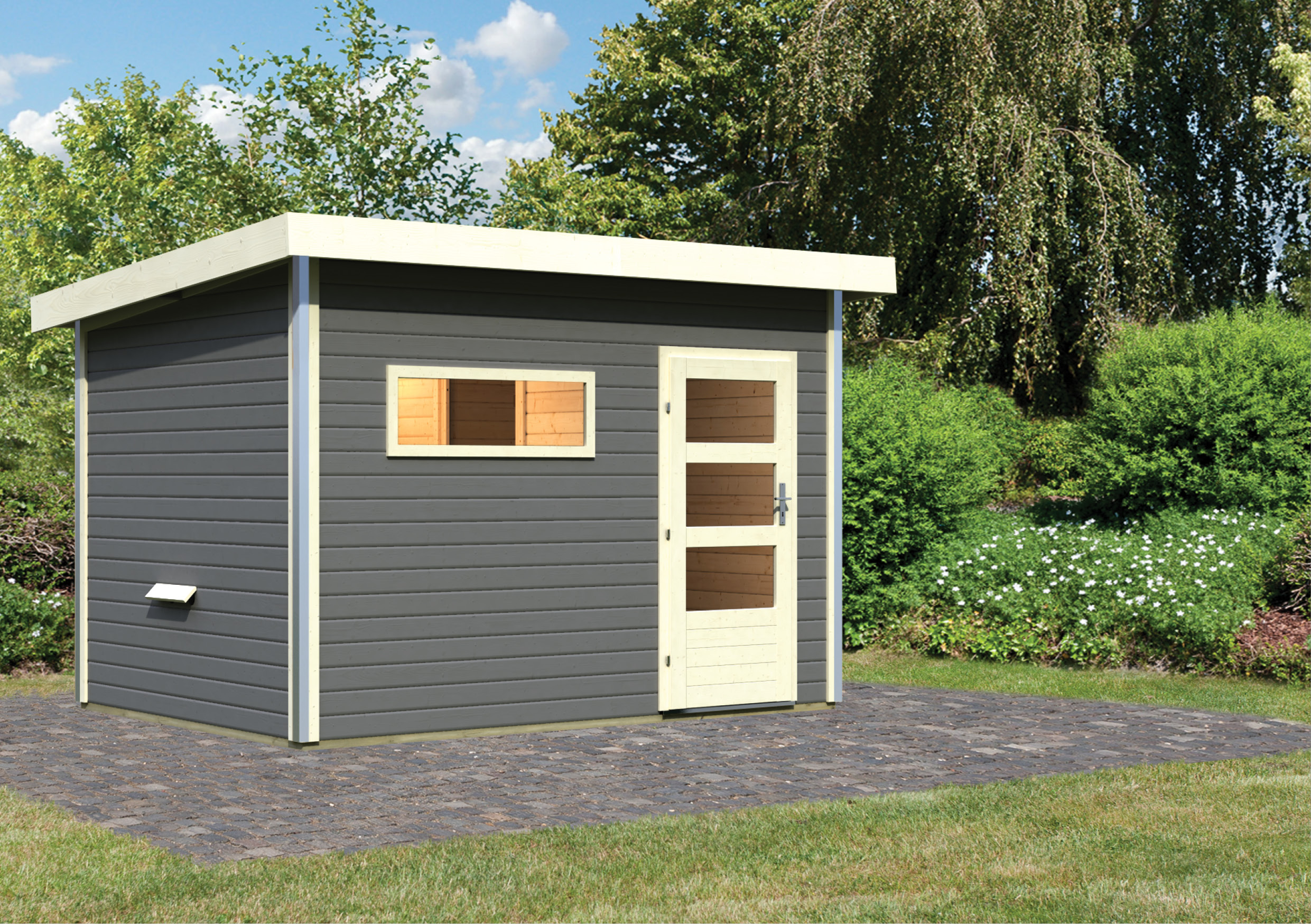 Karibu Saunahaus Skrollan 2 mit Vorraum als Gartensauna aus Massivholz im Garten mit Glasfront